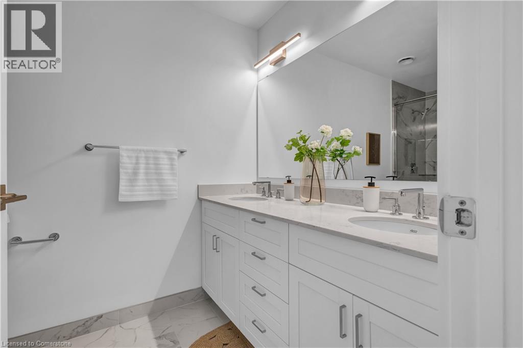 Photo 12 of 15 Glebe Street Unit 1414, Cambridge ON