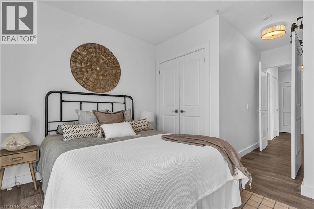 Photo 3 of 15 Glebe Street Unit 1414, Cambridge ON