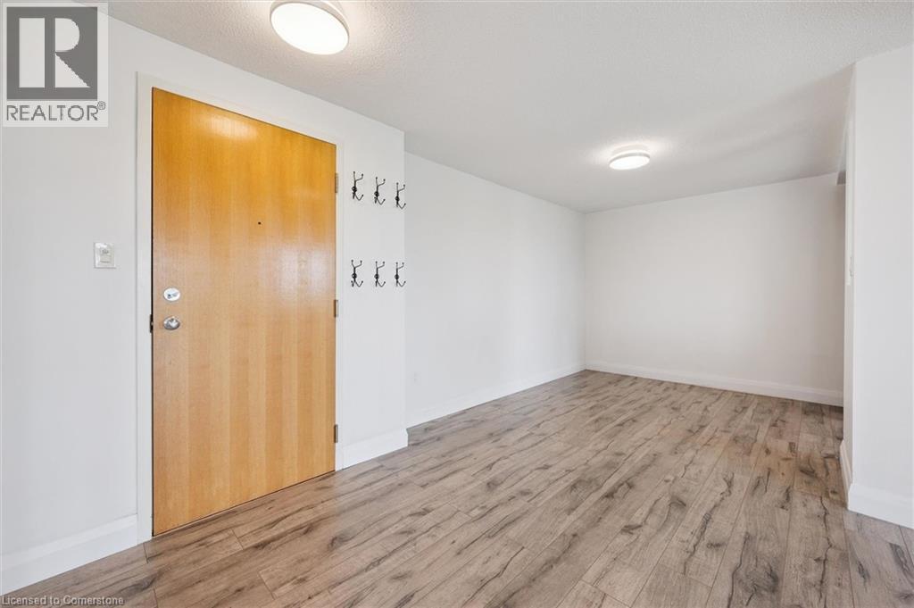 Photo 13 of 55 Blue Springs Drive Unit 706, Waterloo ON