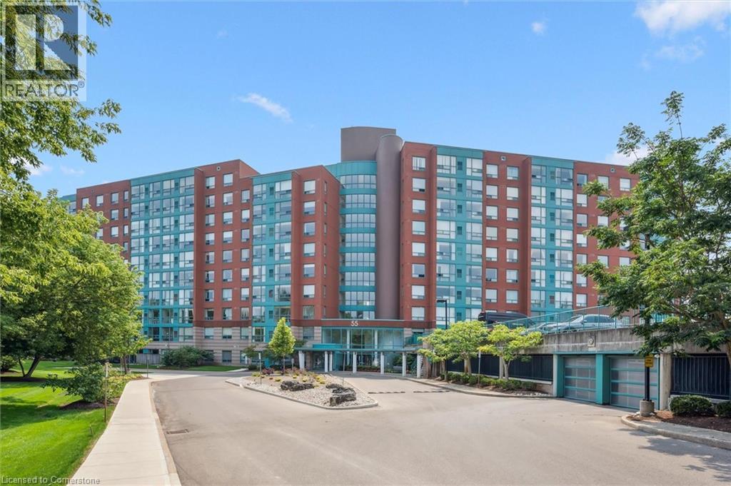 Photo 8 of 55 Blue Springs Drive Unit 706, Waterloo ON