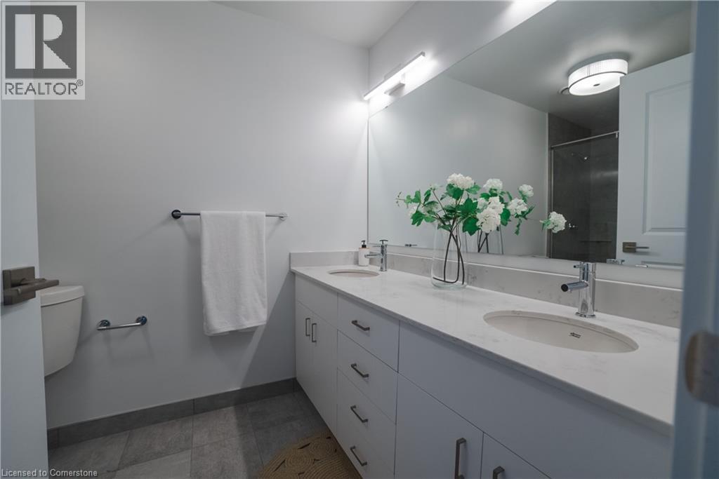 Photo 2 of 15 Glebe Street Unit 1701, Cambridge ON