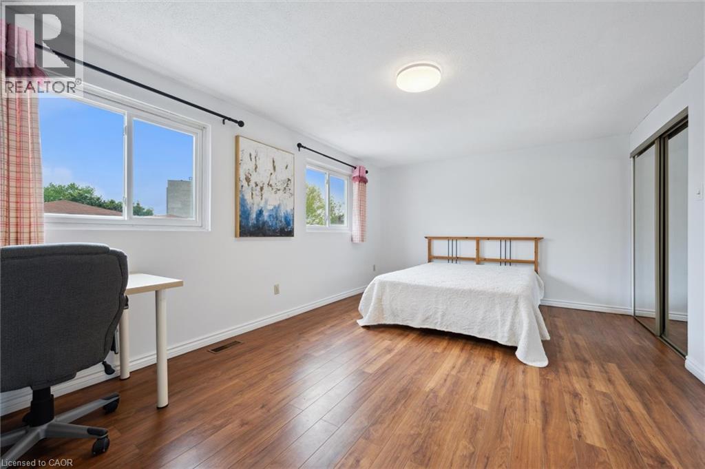 Photo 17 of 302 Bluevale Street N Unit D, Waterloo ON