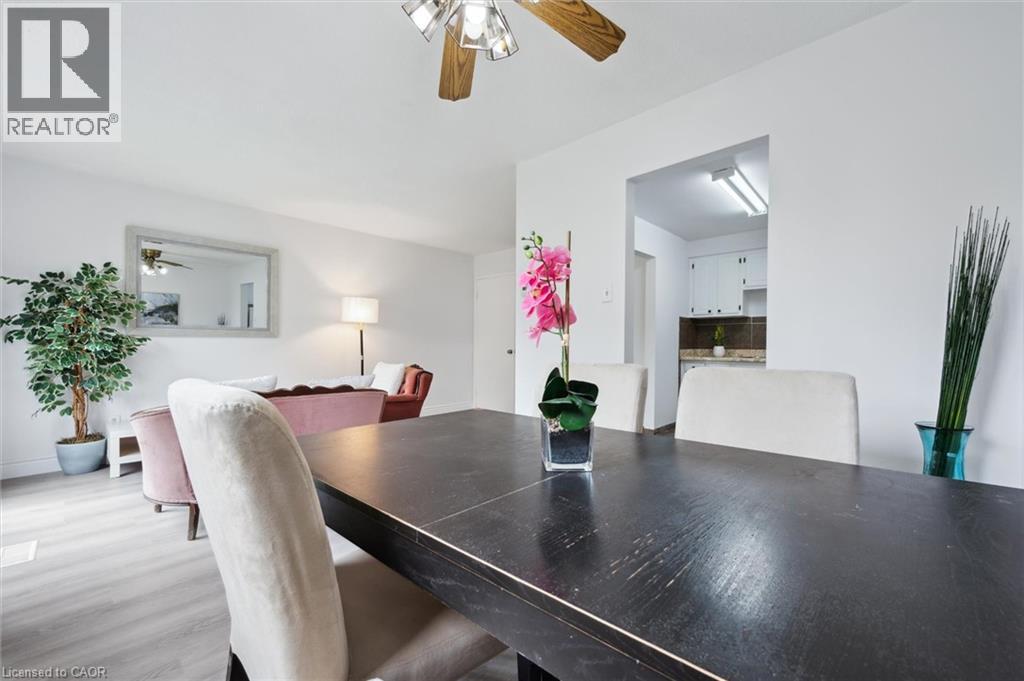 Photo 11 of 302 Bluevale Street N Unit D, Waterloo ON