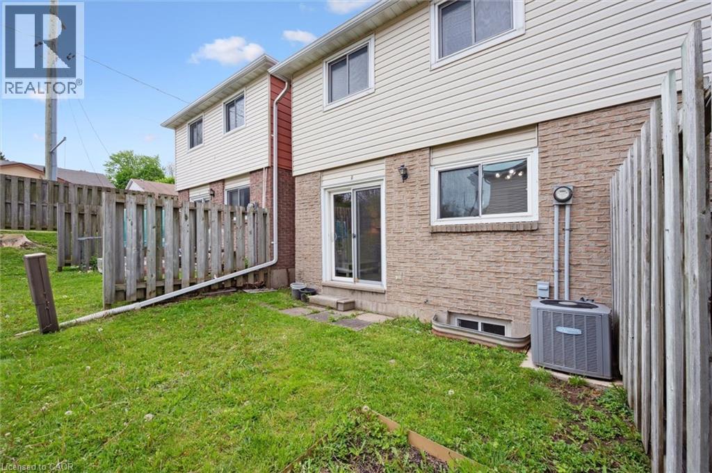 Photo 32 of 302 Bluevale Street N Unit D, Waterloo ON