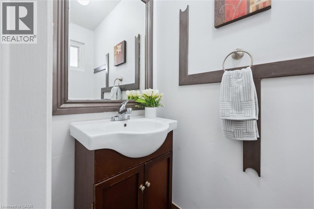 Photo 16 of 302 Bluevale Street N Unit D, Waterloo ON