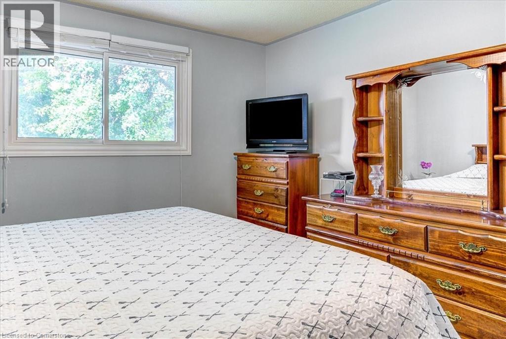Photo 31 of 12 Miller Crescent, Simcoe ON