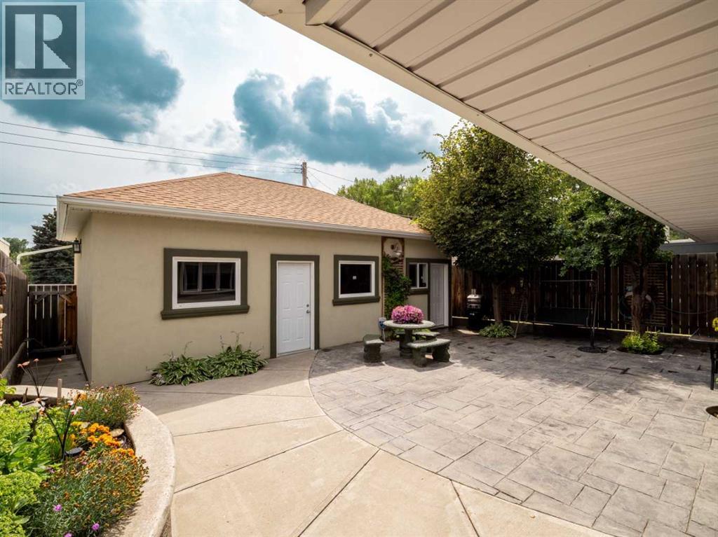 Single Family House Bungalow for Sale in   Avenue S Victoria Park Lethbridge 