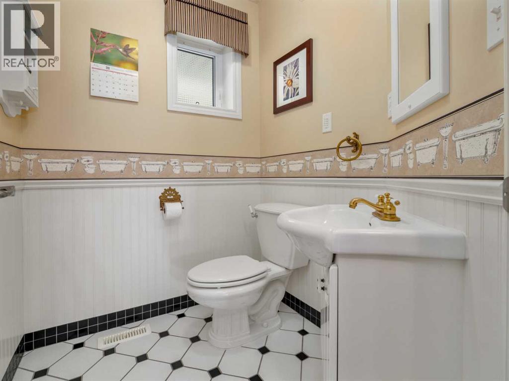 Single Family House Bungalow for Sale in   Avenue S Victoria Park Lethbridge 