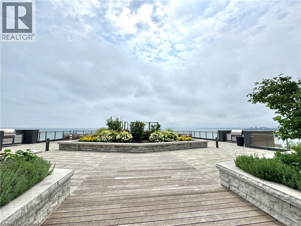 Photo 4 of 2060 Lakeshore Road Unit 405, Burlington ON