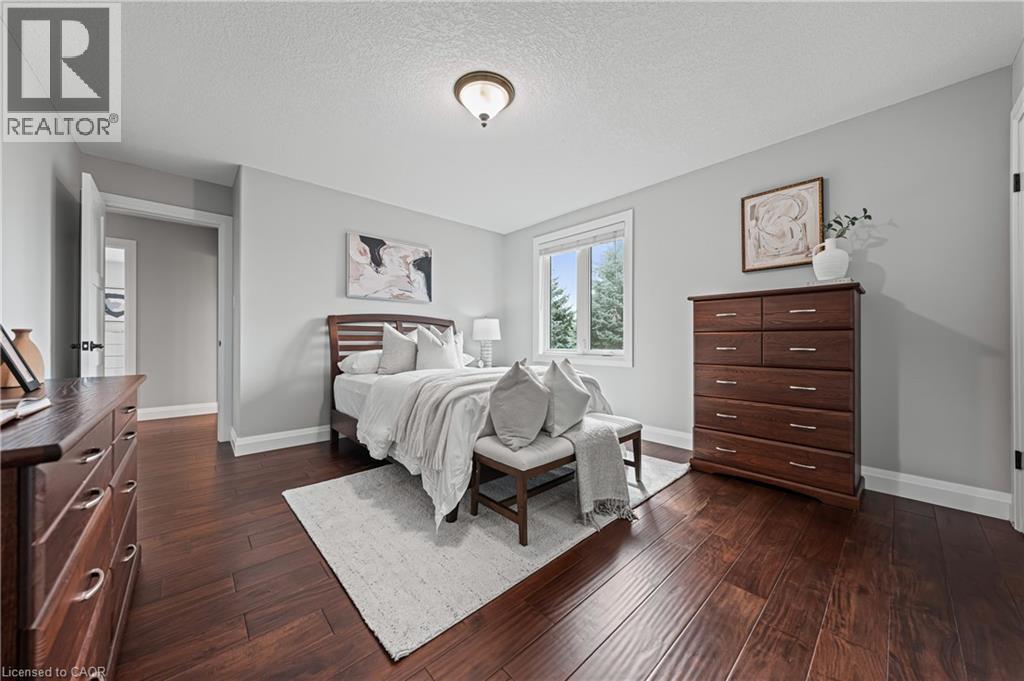 Photo 4 of 11 Milne Drive, Mannheim ON