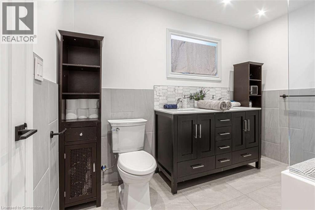 Photo 17 of 3438 Enniskillen Circle, Mississauga ON
