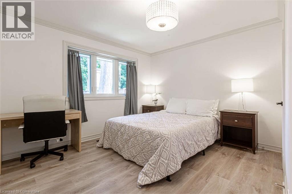 Photo 22 of 3438 Enniskillen Circle, Mississauga ON