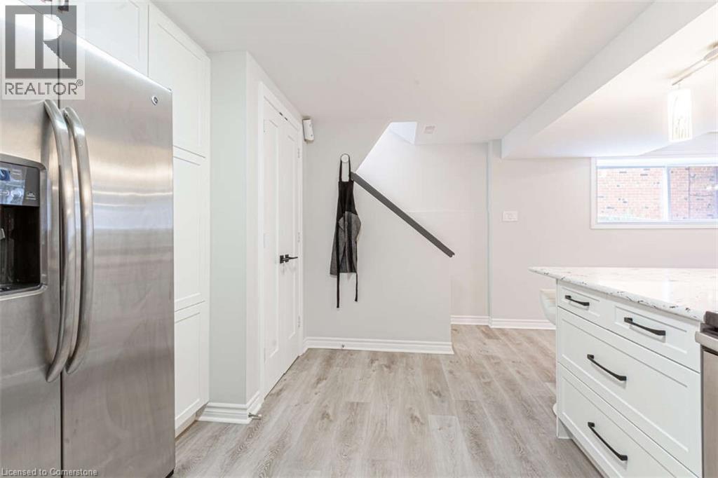 Photo 30 of 3438 Enniskillen Circle, Mississauga ON