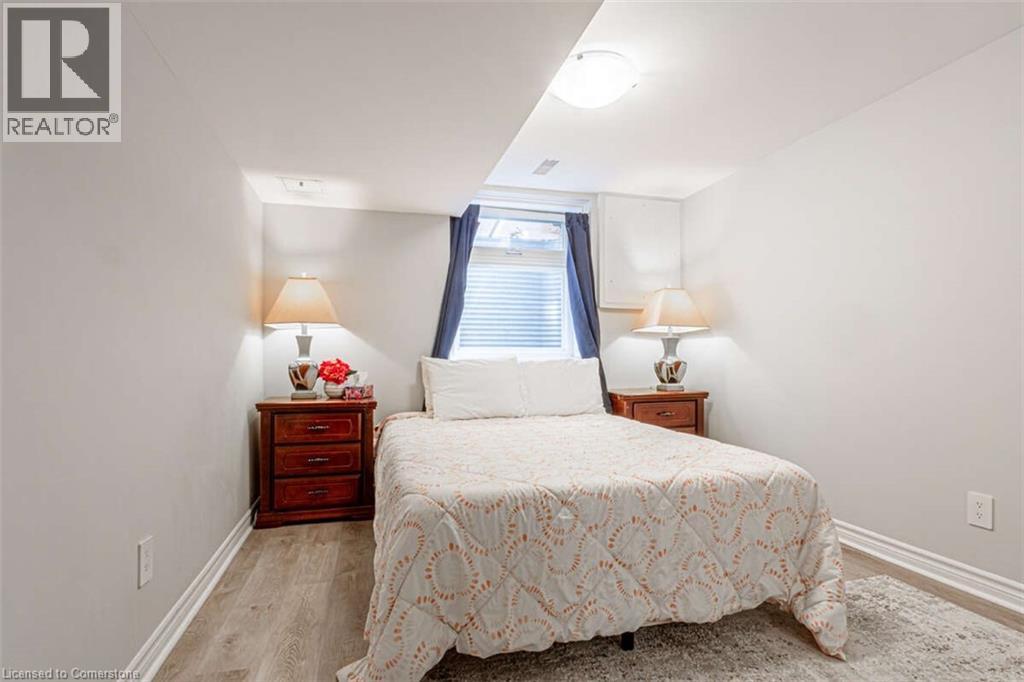 Photo 39 of 3438 Enniskillen Circle, Mississauga ON