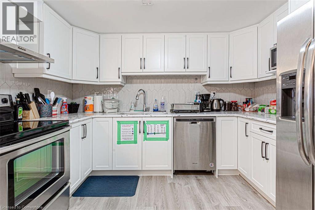 Photo 29 of 3438 Enniskillen Circle, Mississauga ON