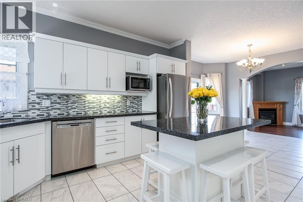 Photo 13 of 35 Yarrow Court, Kitchener ON