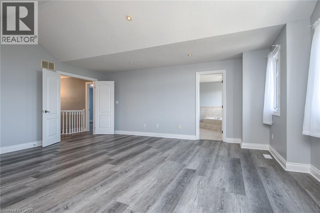 Photo 20 of 35 Yarrow Court, Kitchener ON