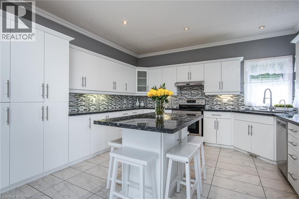 Photo 42 of 35 Yarrow Court, Kitchener ON