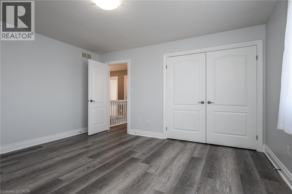 Photo 26 of 35 Yarrow Court, Kitchener ON