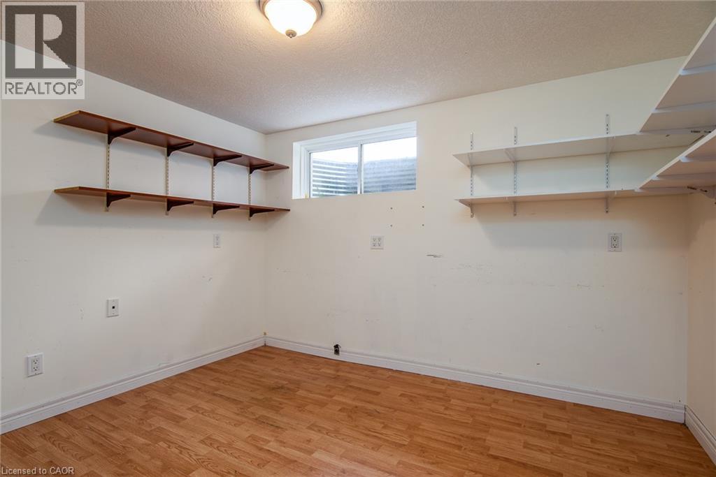 Photo 45 of 35 Yarrow Court, Kitchener ON