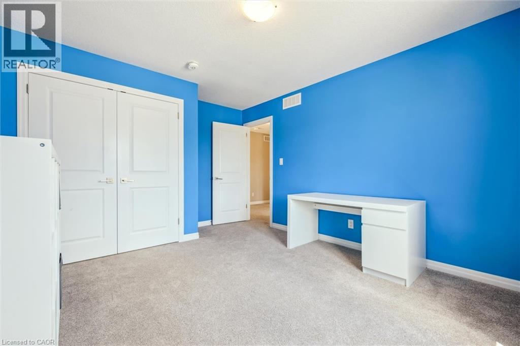 Photo 2 of 151 Mountain Holly Court, Waterloo ON