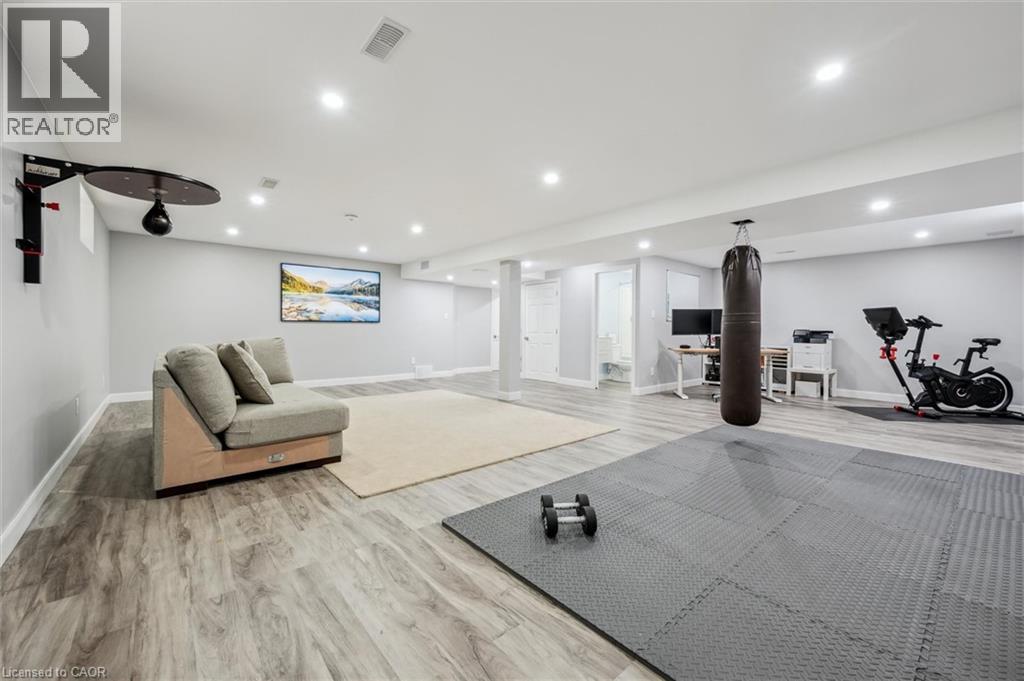 Photo 10 of 151 Mountain Holly Court, Waterloo ON