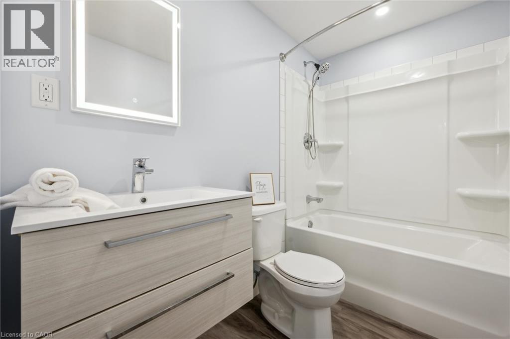 Photo 15 of 151 Mountain Holly Court, Waterloo ON