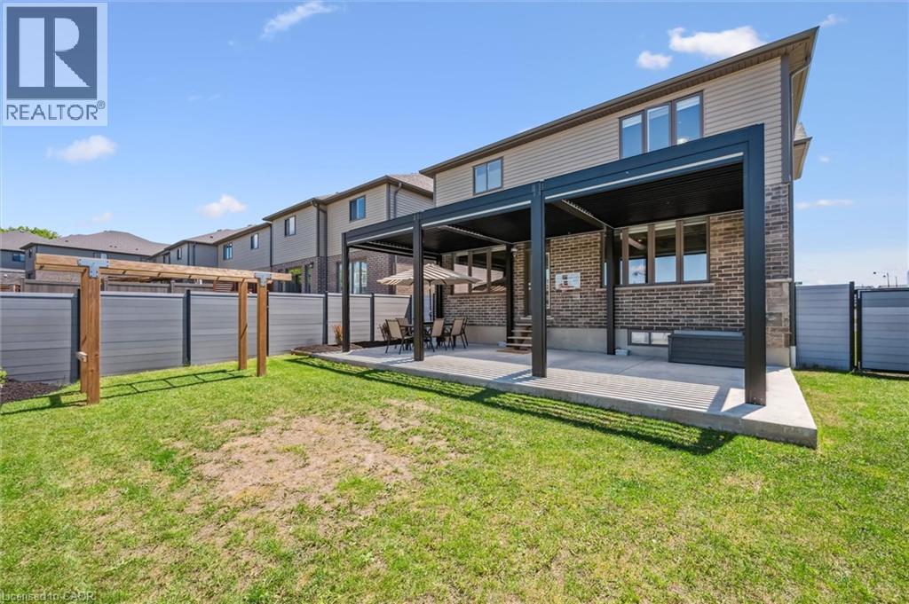 Photo 34 of 151 Mountain Holly Court, Waterloo ON