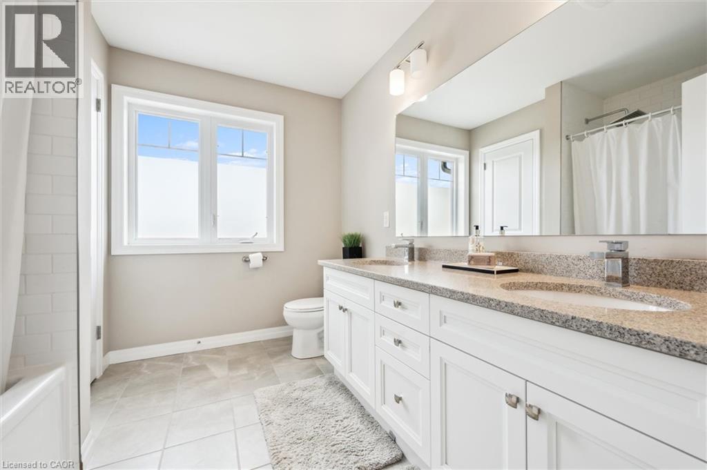 Photo 3 of 151 Mountain Holly Court, Waterloo ON