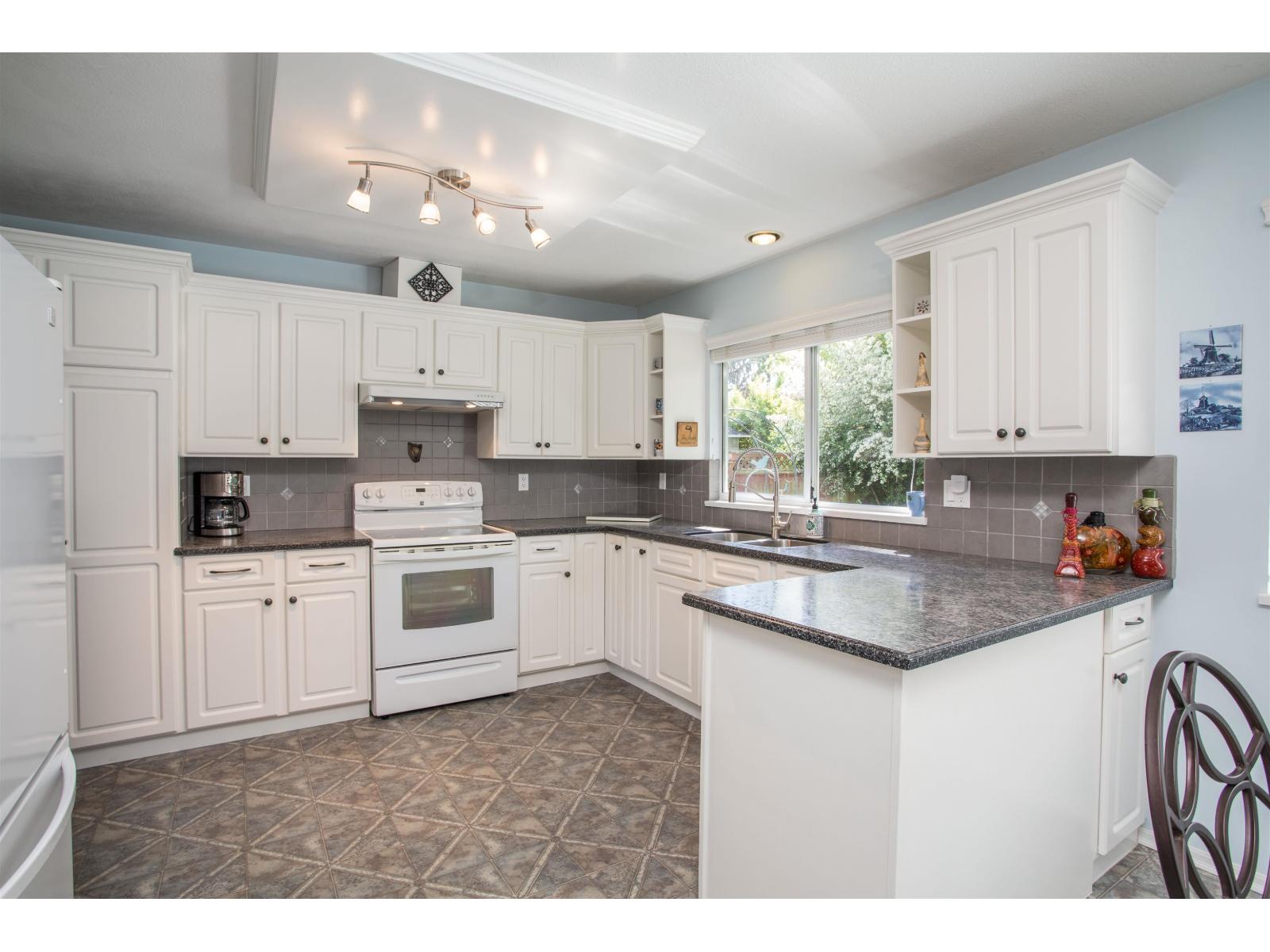 Photo 10 of 1539 161 Street, Surrey BC