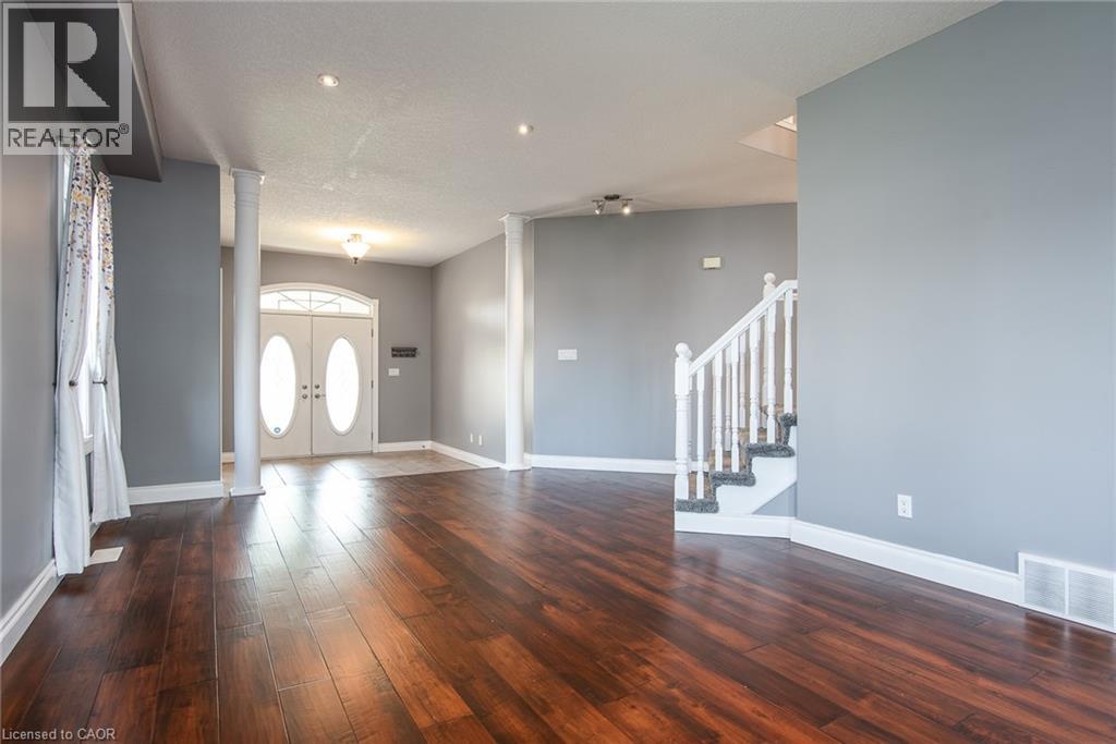 Photo 40 of 35 Yarrow Court, Kitchener ON