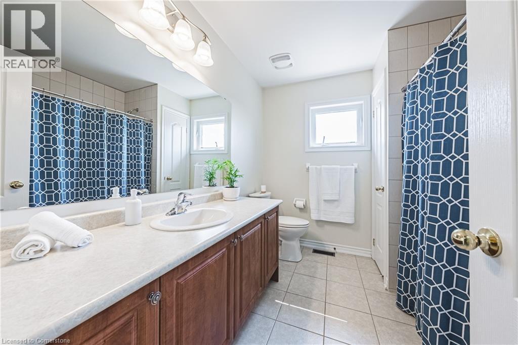 Photo 5 of 636 Serafini Crescent, Milton ON