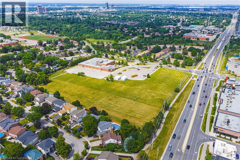 Photo 41 of 636 Serafini Crescent, Milton ON