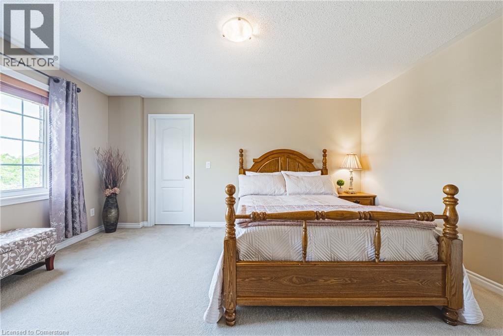 Photo 40 of 636 Serafini Crescent, Milton ON