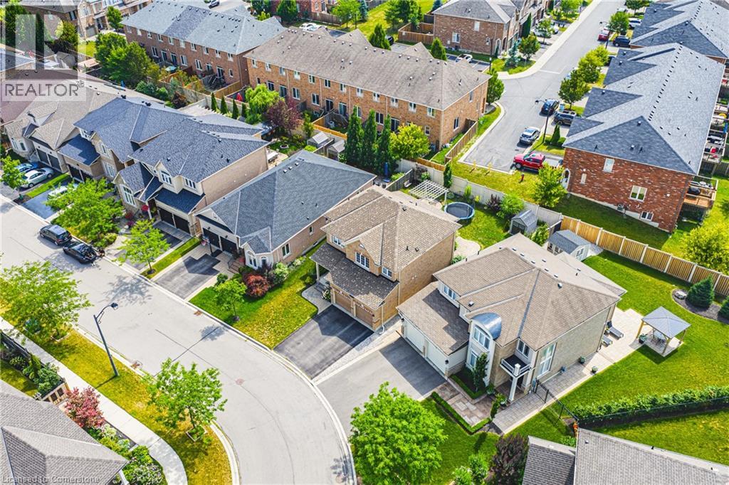 Photo 48 of 636 Serafini Crescent, Milton ON