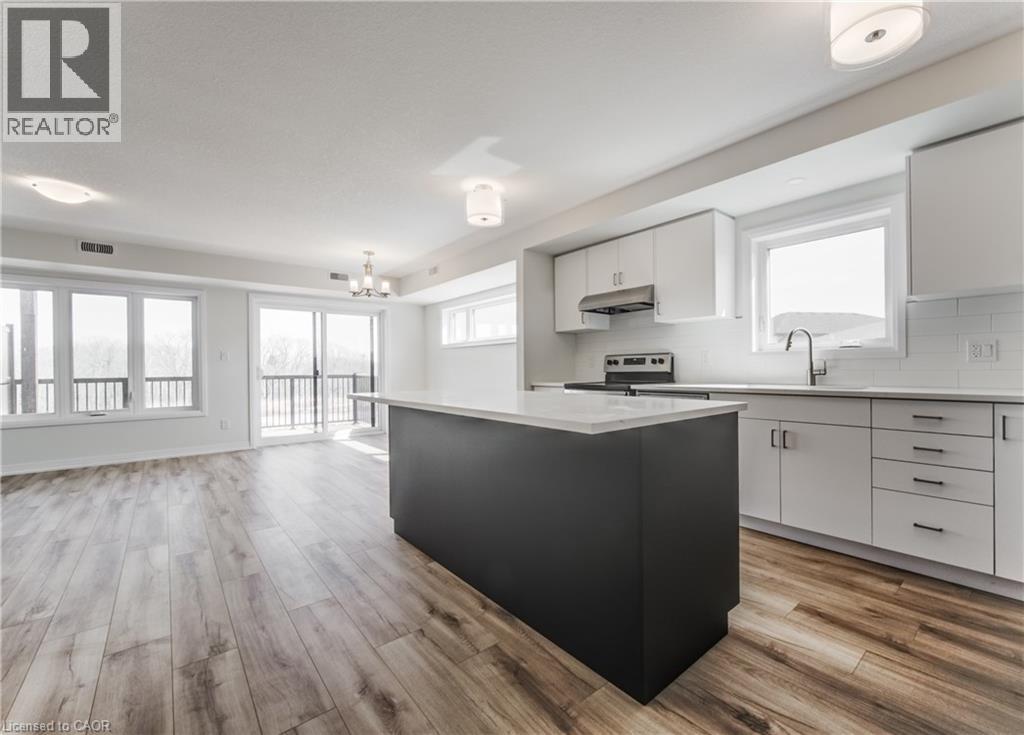 Photo 7 of 15 Stauffer Woods Trail Unit D 13, Kitchener ON
