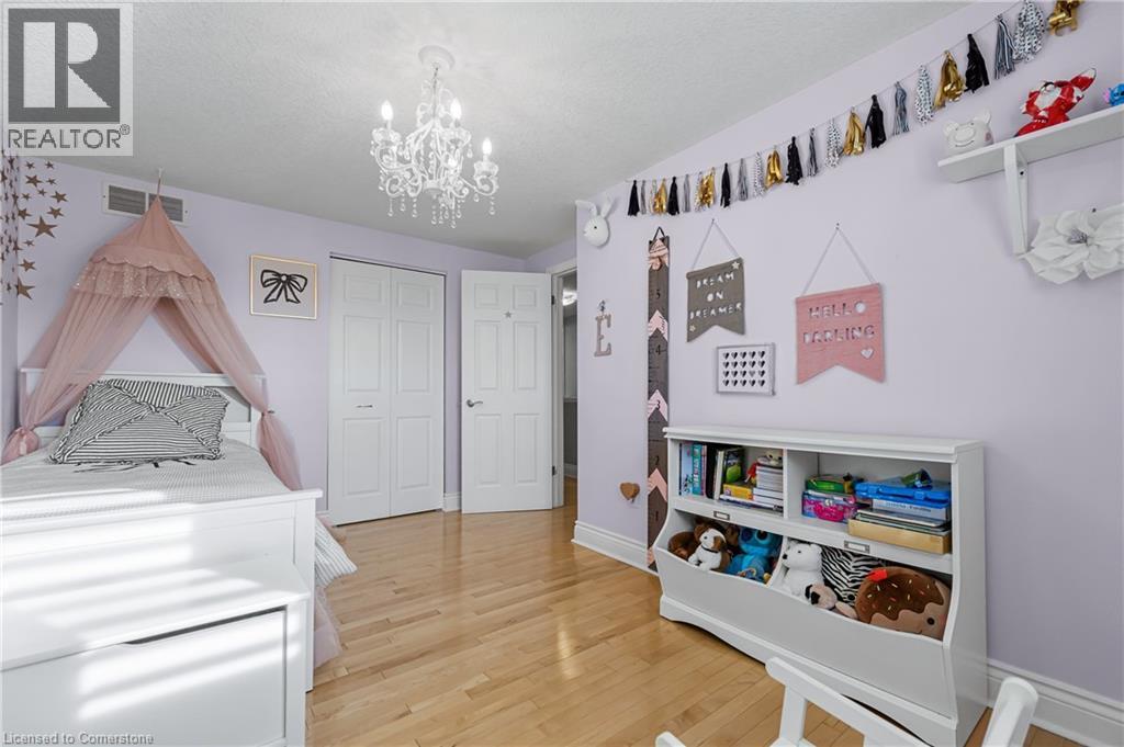 Photo 7 of 173 Hawkins Drive, Cambridge ON