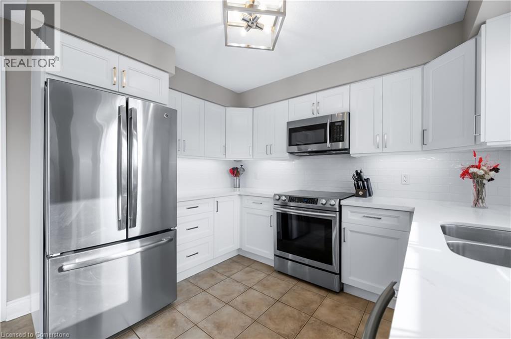 Photo 11 of 173 Hawkins Drive, Cambridge ON