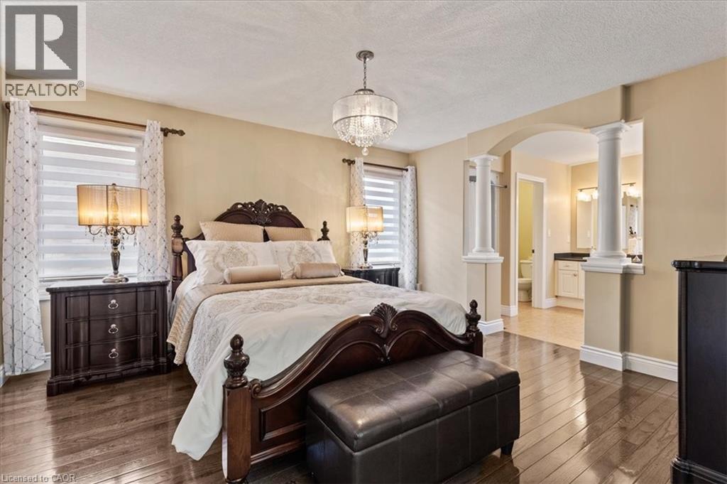Photo 3 of 118 Banffshire Street, Kitchener ON
