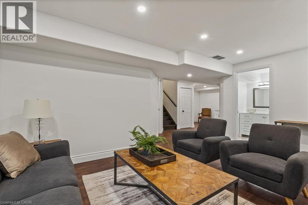 Photo 21 of 118 Banffshire Street, Kitchener ON