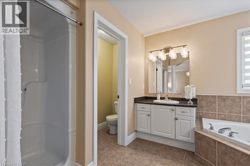 Photo 18 of 118 Banffshire Street, Kitchener ON