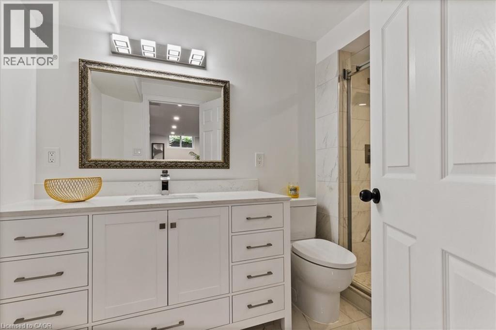 Photo 33 of 118 Banffshire Street, Kitchener ON