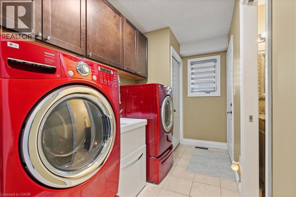 Photo 38 of 118 Banffshire Street, Kitchener ON