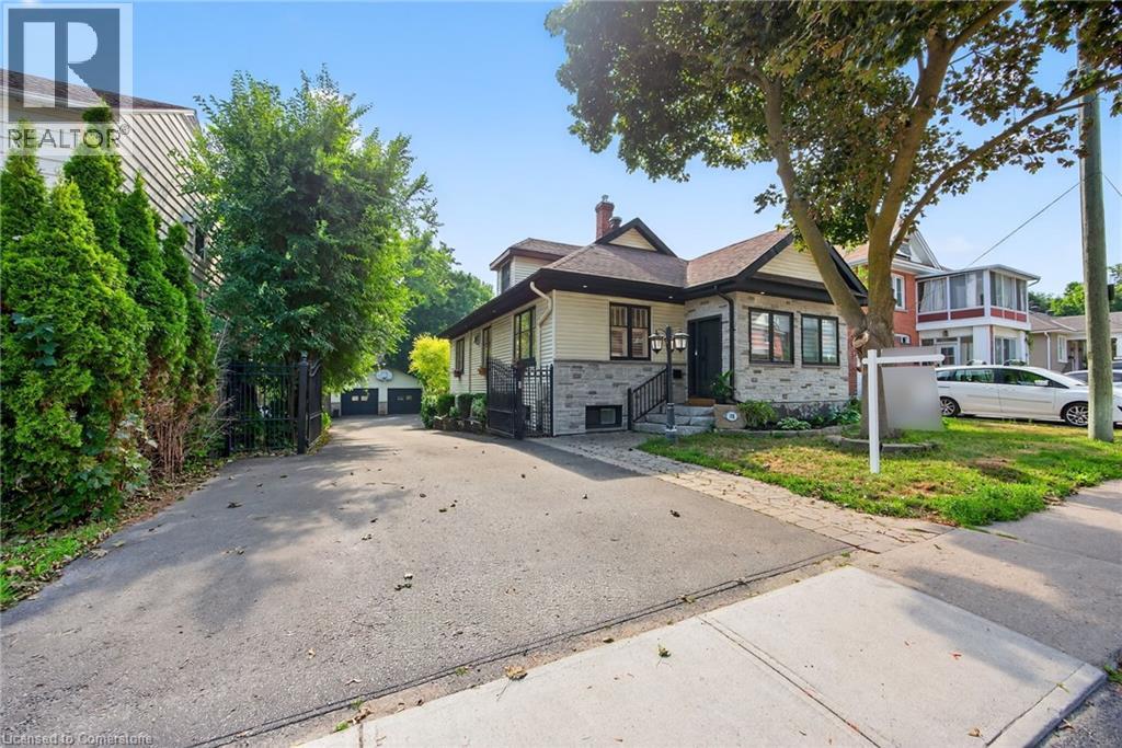Photo 4 of 108 Owen Street, Barrie ON