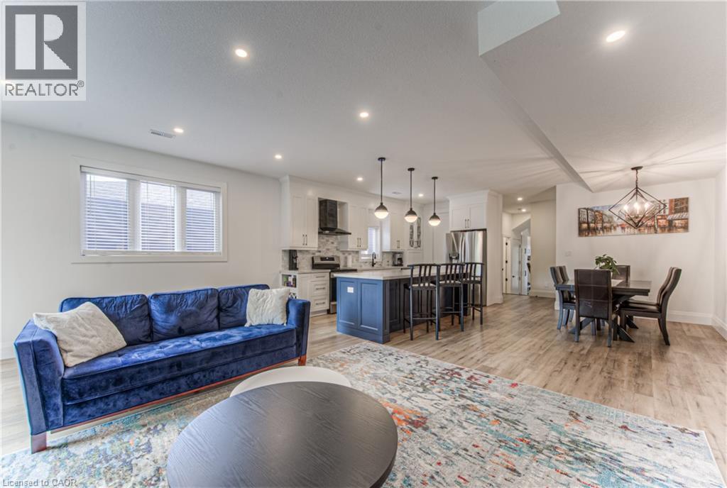 Photo 35 of 81 Fifth Avenue, Kitchener ON