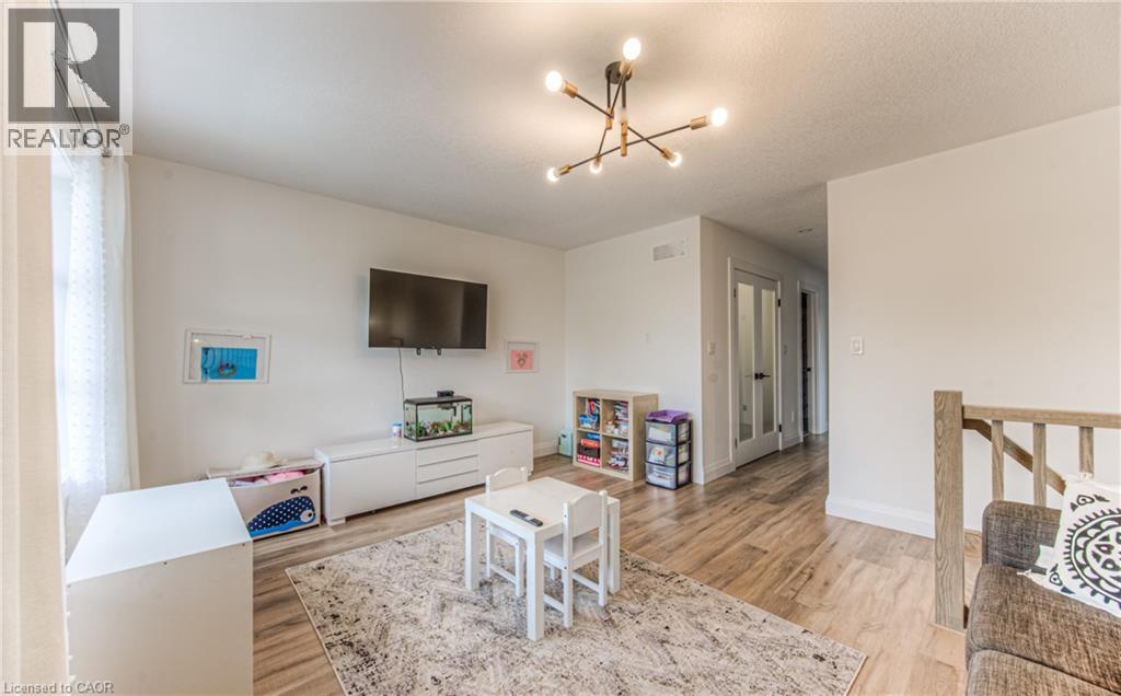Photo 21 of 81 Fifth Avenue, Kitchener ON