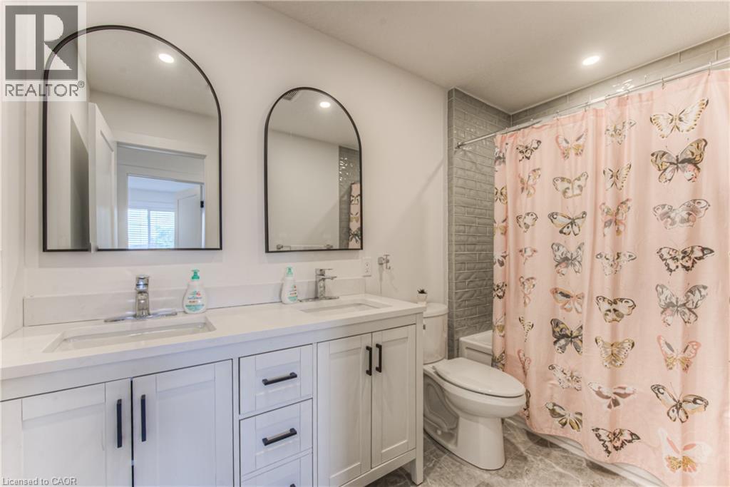 Photo 16 of 81 Fifth Avenue, Kitchener ON