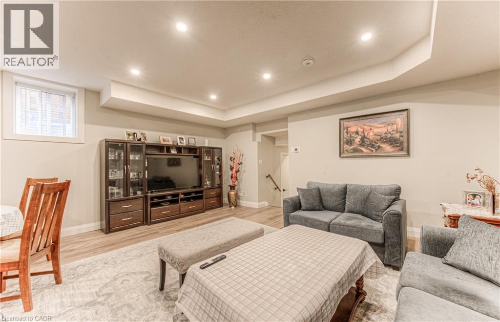 Photo 10 of 81 Fifth Avenue, Kitchener ON