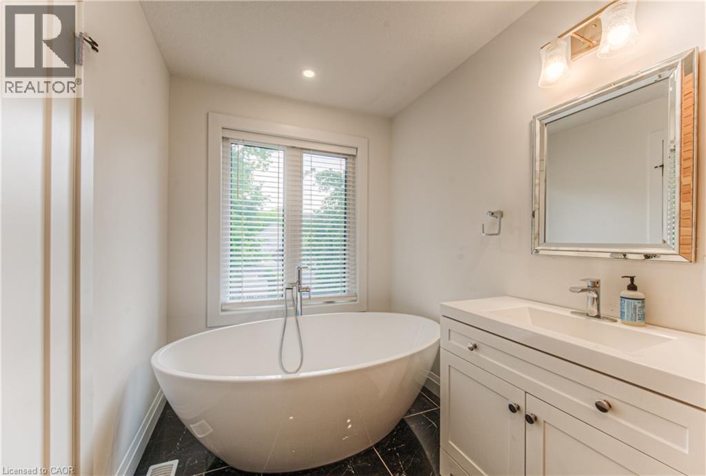 Photo 22 of 81 Fifth Avenue, Kitchener ON