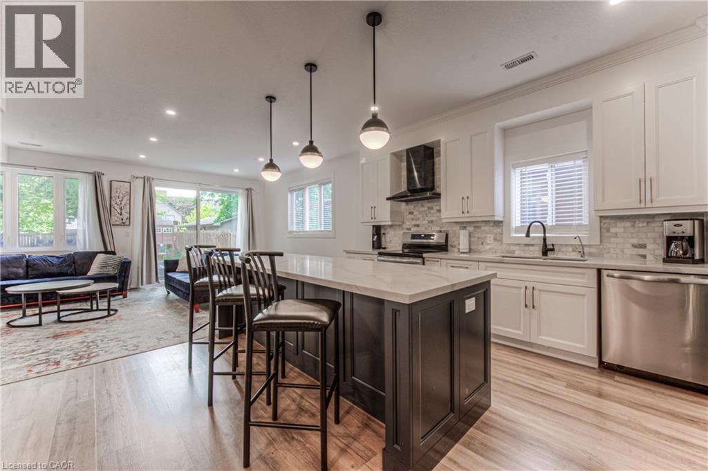 Photo 26 of 81 Fifth Avenue, Kitchener ON